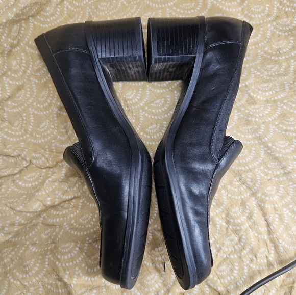 Y2K 90s Croft & Barrow Chantal Black Leather Block Heel Loafers size 6.5M Pumps - Picture 2 of 16